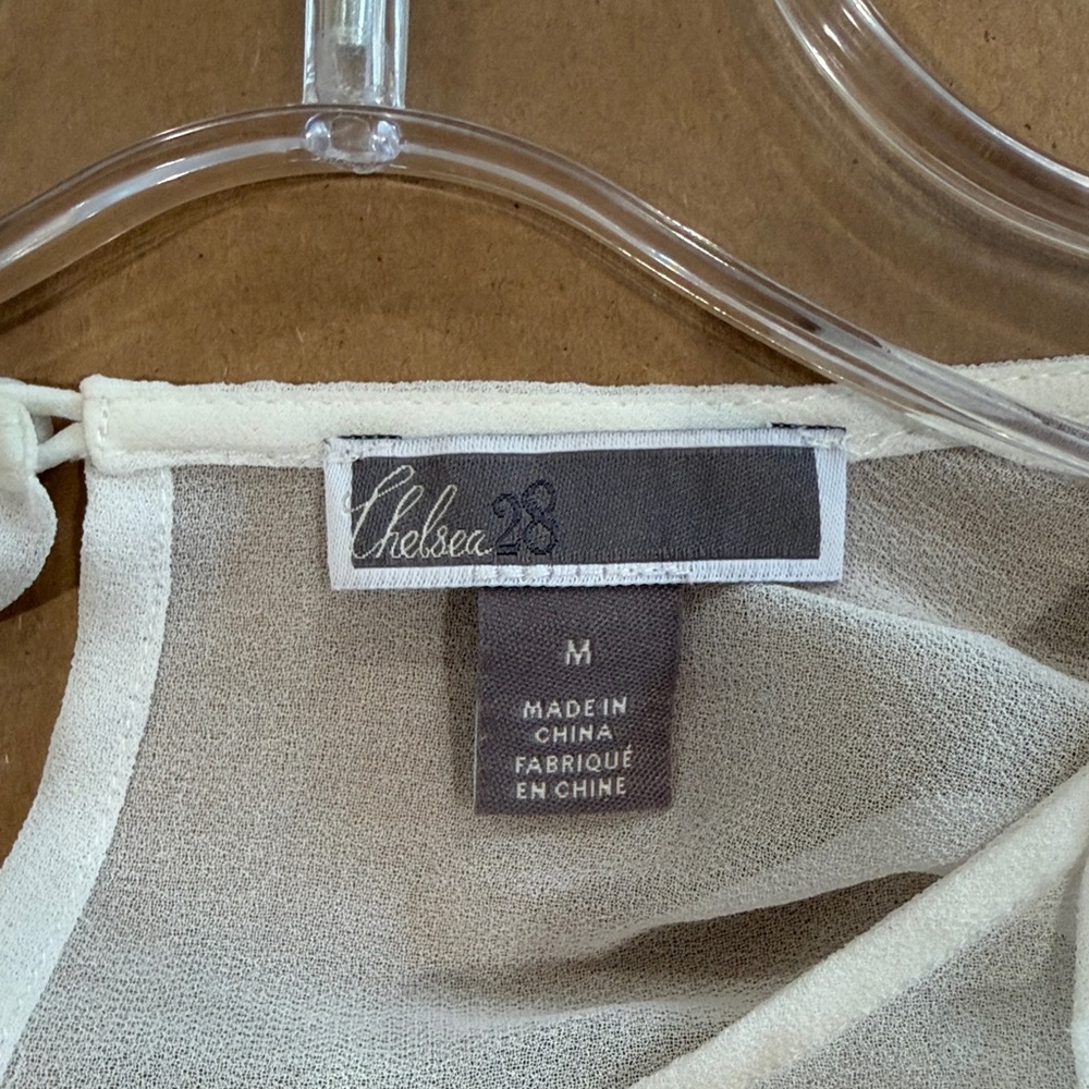 Chelsea 28 Ruffle top - Picture 4 of 14